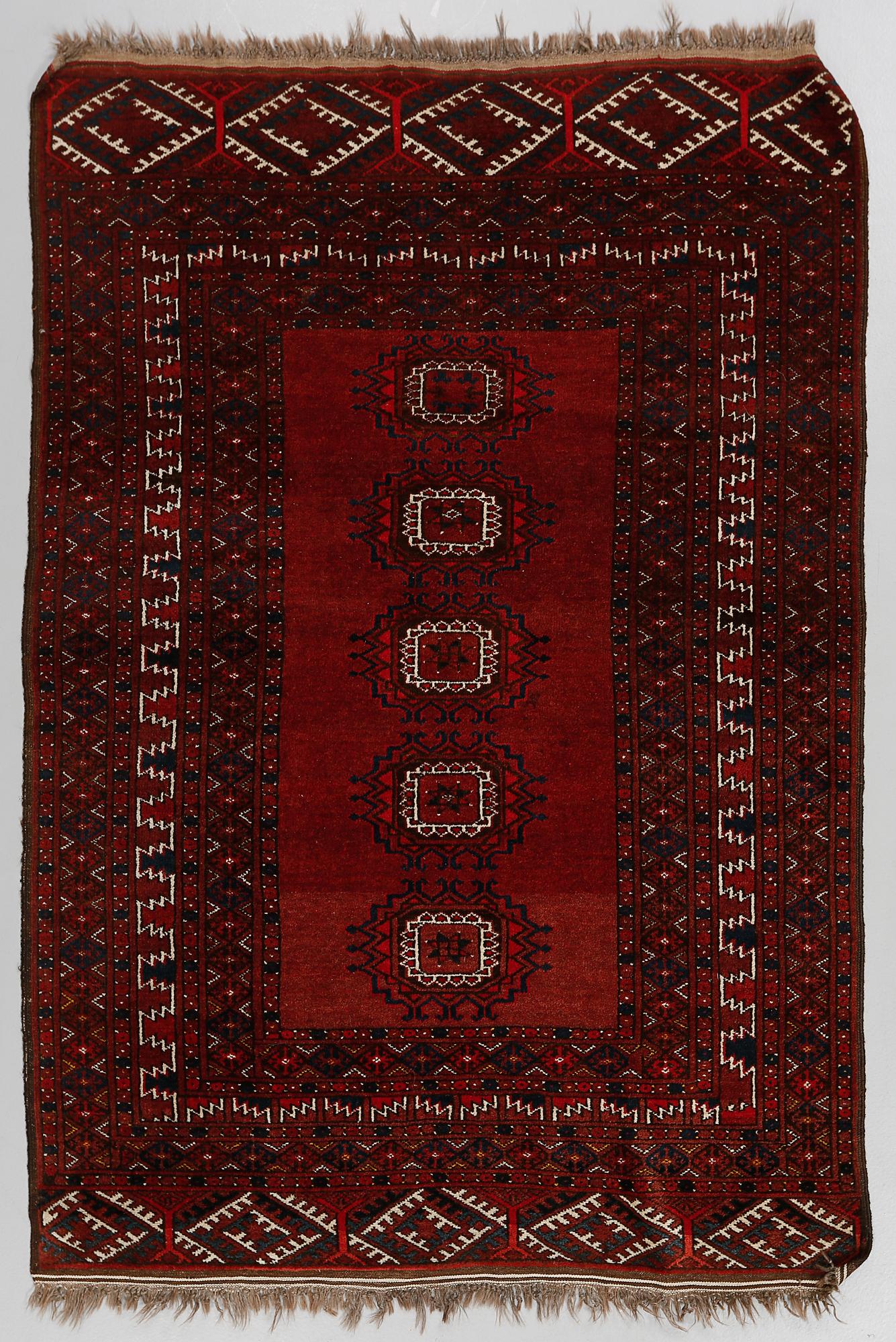 MATTA, Turkmen, old, 189 x 137 cm.