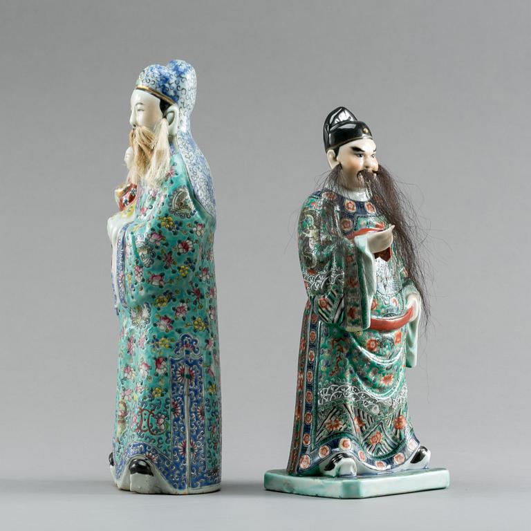 Two Chinese porcelain figures, 20th century.