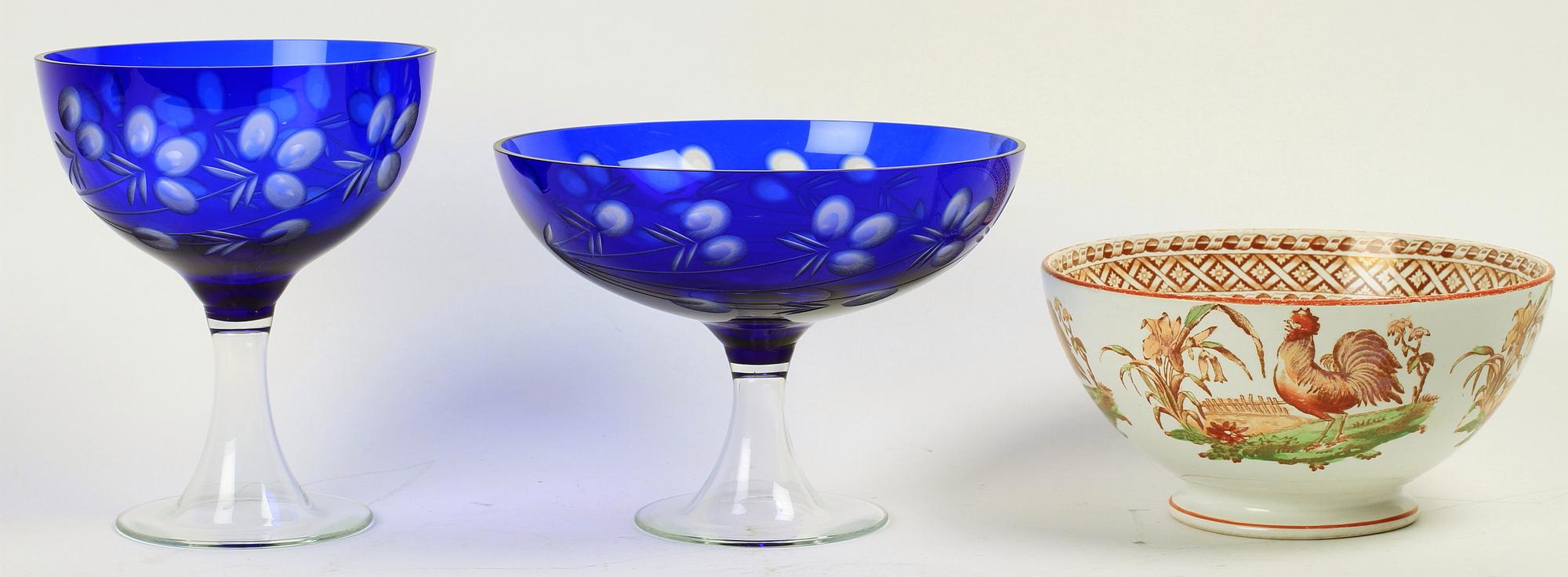 SKÅLAR, 3 st, glas och flintgods, bla 1800-tal.