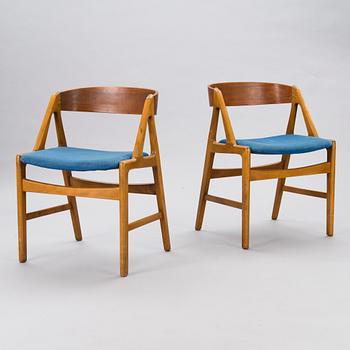 A pair of Danish 1950s chairs.