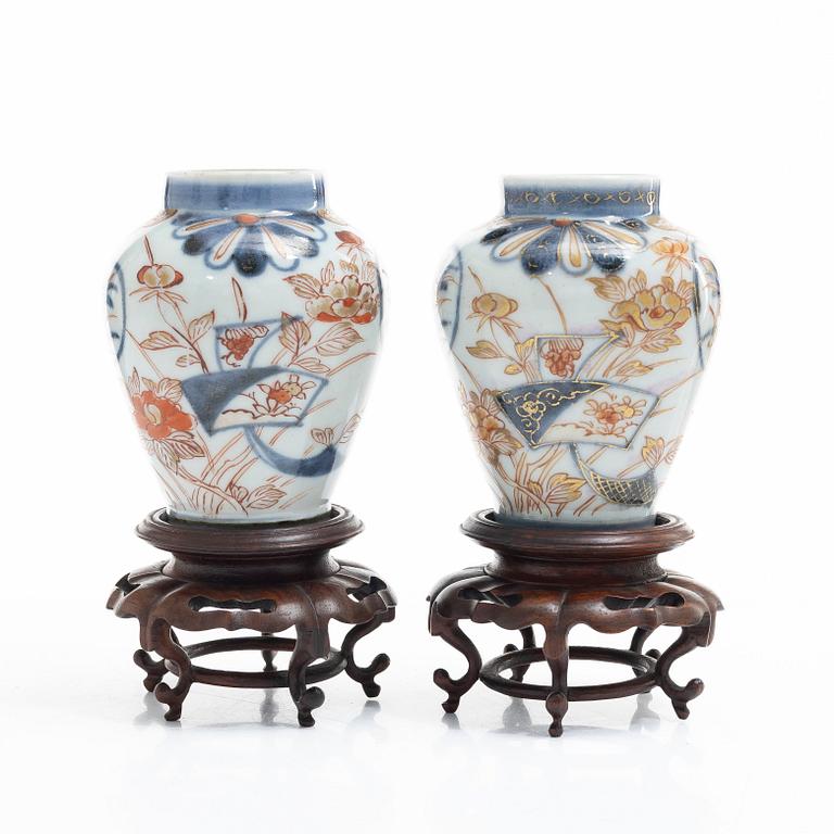 A pair of Japanese imari porcelain jars, 19th century.