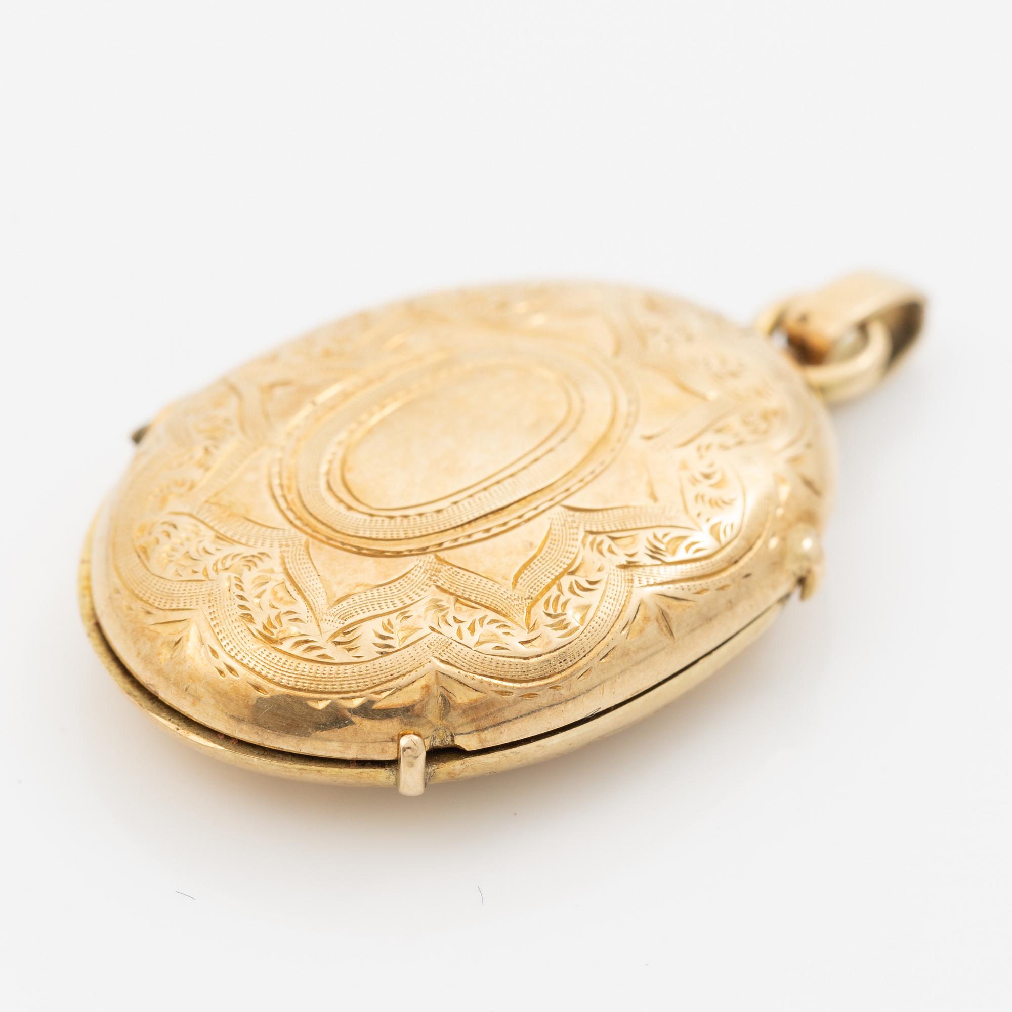 Pendant, locket, 18K gold.