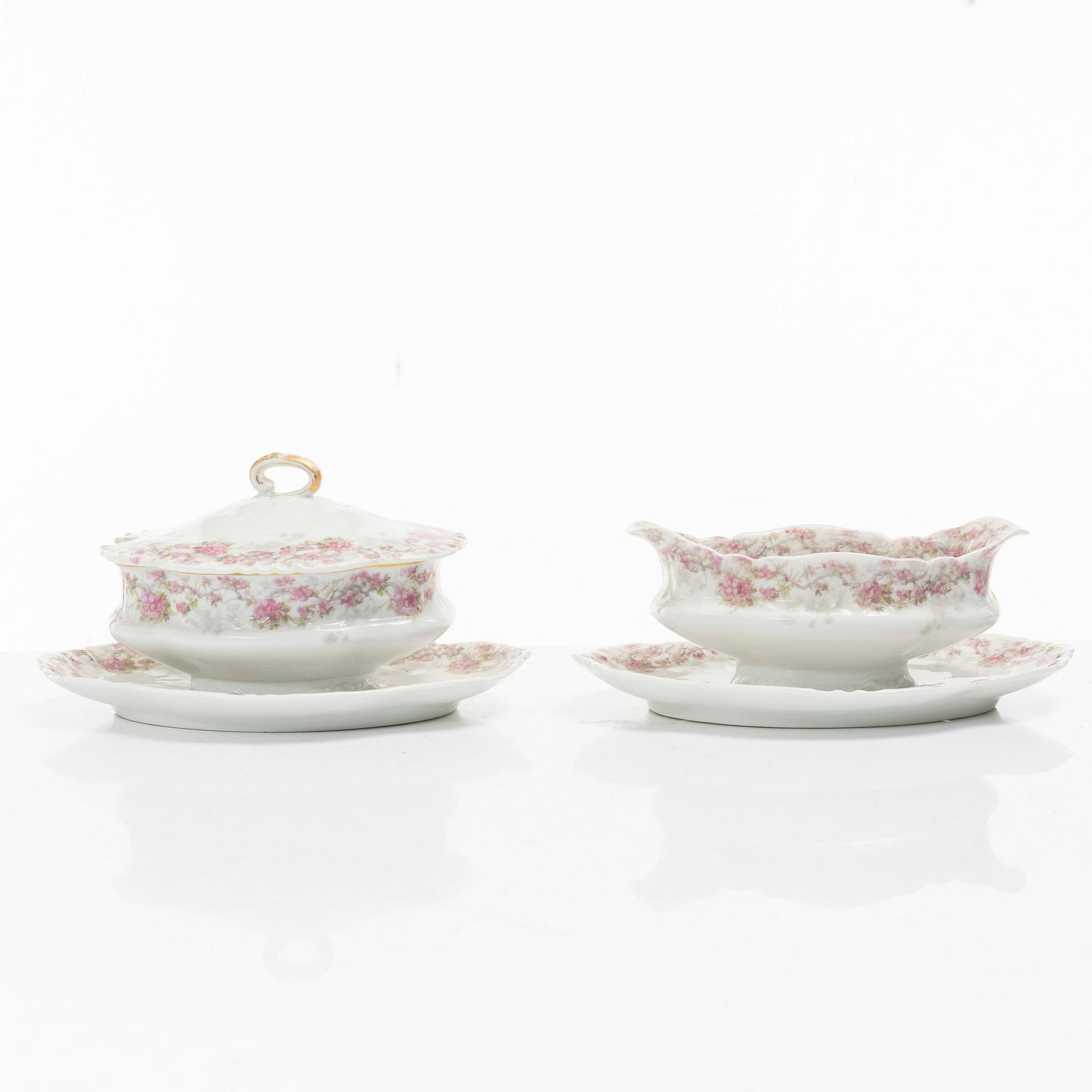 A 146-piece dinner service, Frank Haviland & Co, Paris Limoges, France, circa 1900.