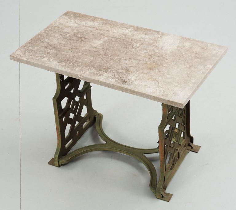 TRÄDGÅRDSBORD, gjutjärn, 1900-talets första hälft.