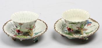 KOPPAR MED FAT, 2 st. Porslin. Kina 1700-tal.