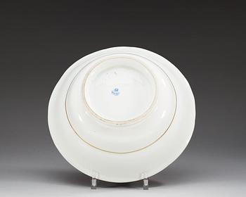 HANDFAT, porslin. Ryssland, bröderna Kornilov, St Petersburg, 1800-talets slut.