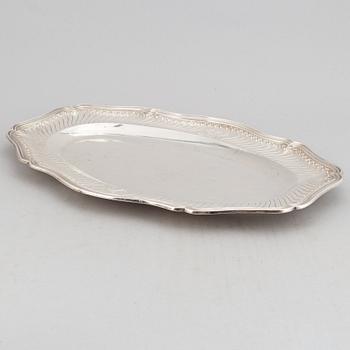 A pair of French Louis XV-style silver 950/1000 dishes. France second half of 19th century.