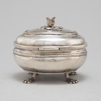 JN WOLLENBERG, a silver sugar-box, Nuremberg 1780-83.
