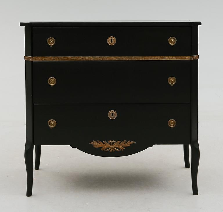 BYRÅ, gustaviansk stil, 1900-talets andra hälft.