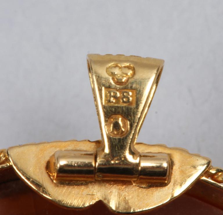 HÄNGE, guld och camé, 18k, 1941.
