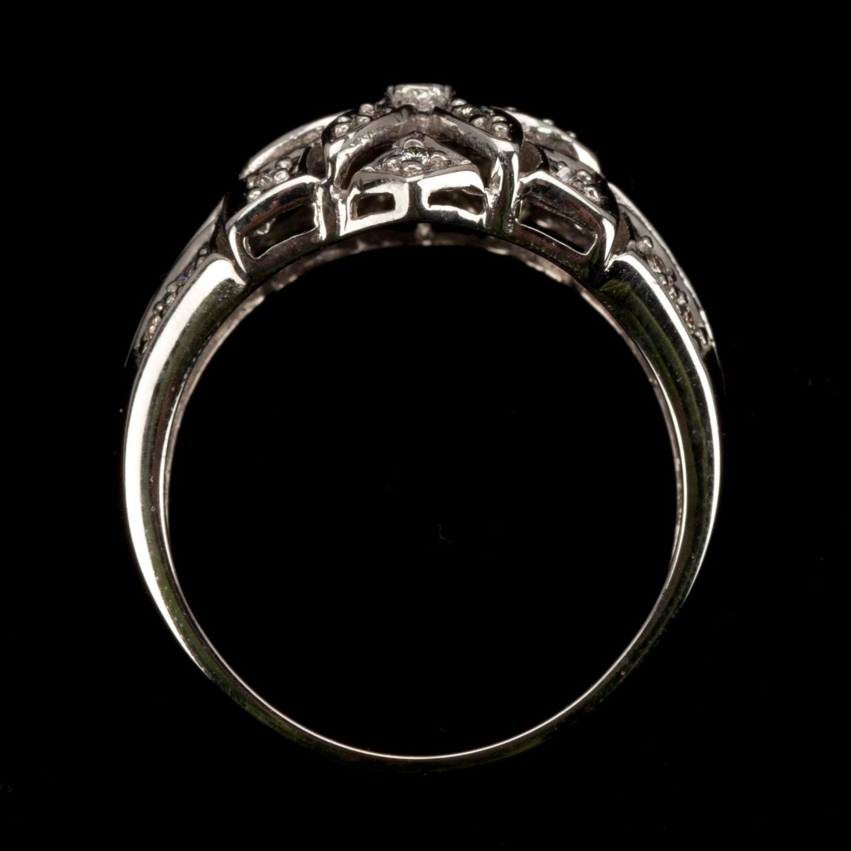 RING, vitguld 14K med briljantslipade diamanter tot. 0,21 ct. H/SI. Vikt 4,1 g.
