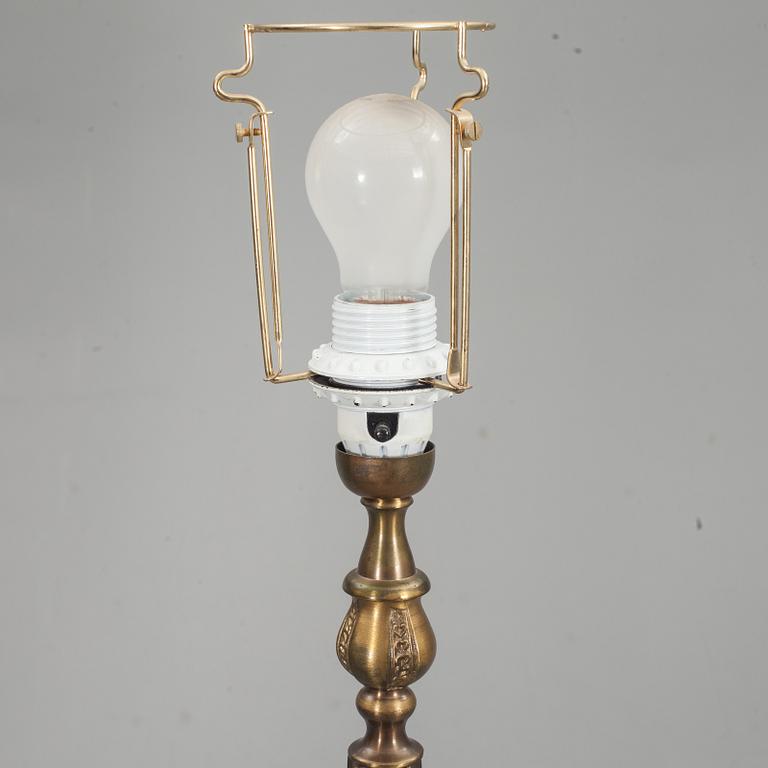 GOLVLAMPA, 1900-talets andra hälft.