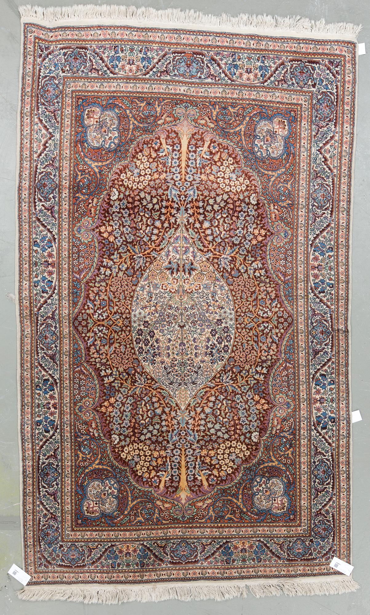 MATTA, orientalisk. Ca 230x138 cm.