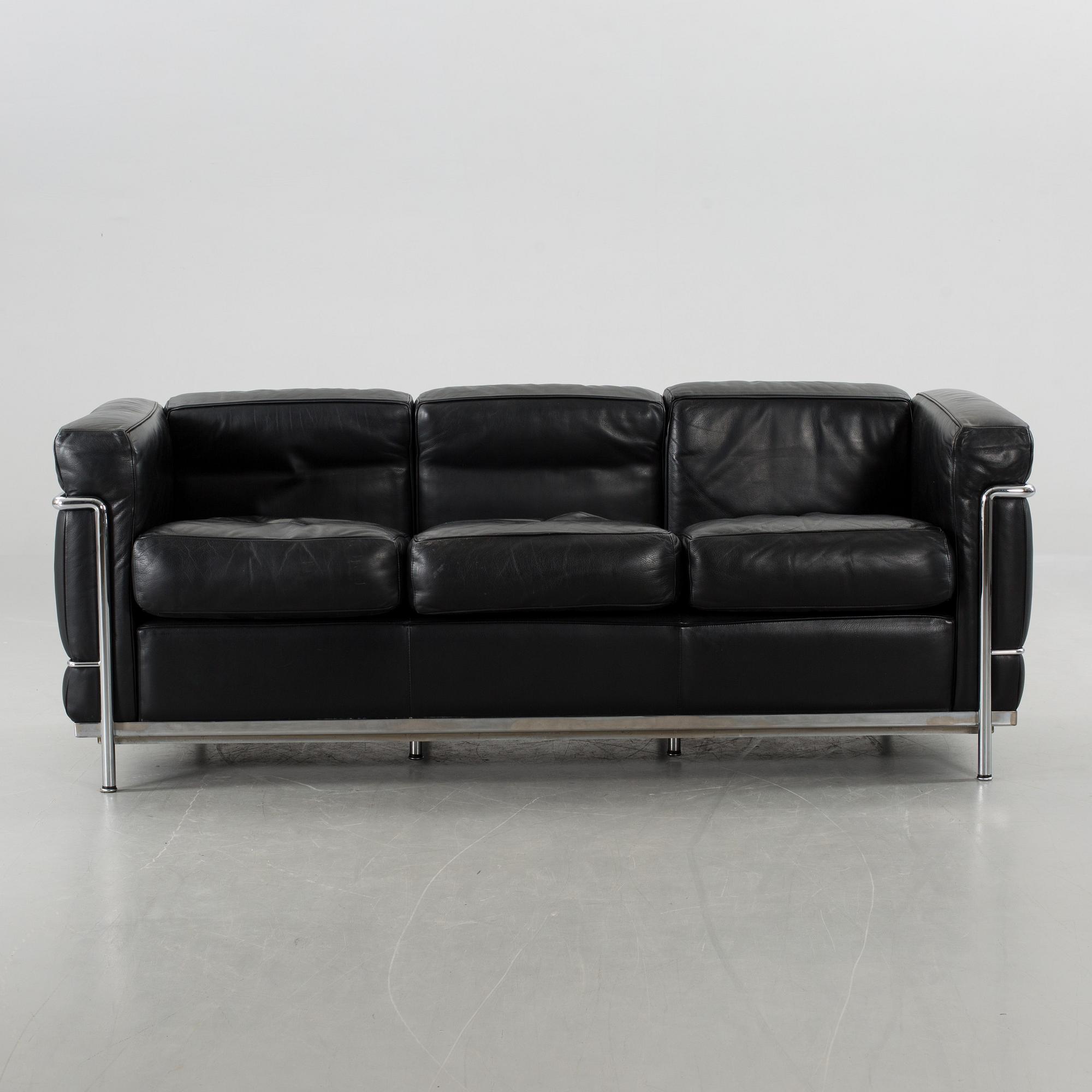 SOFFA, "LC 2", Le Corbusier, Pierre Jeanneret och Charlotte Perriand, Cassina, Italien.
