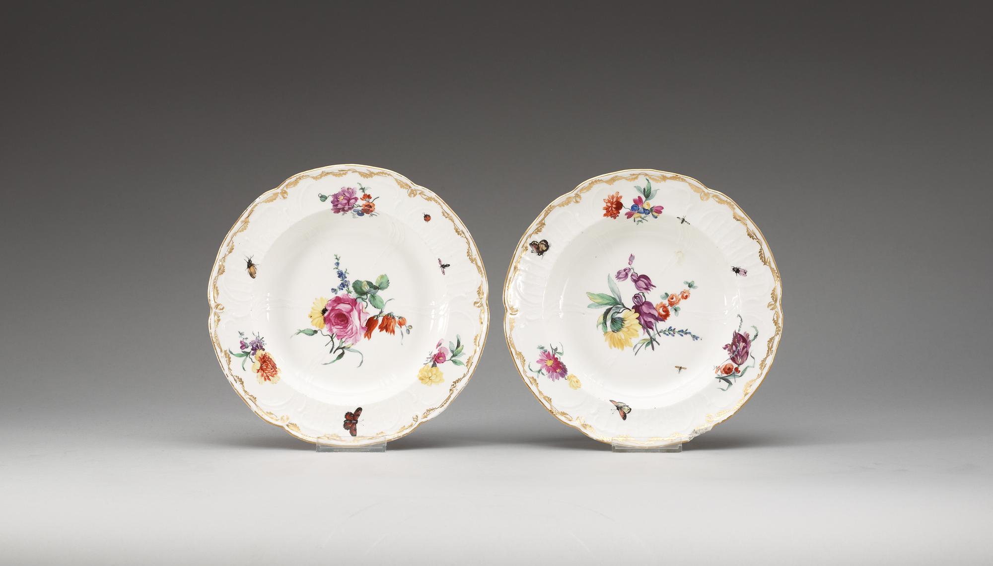 TALLRIKAR, åtta stycken, porslin. Berlin, 1700-tal.