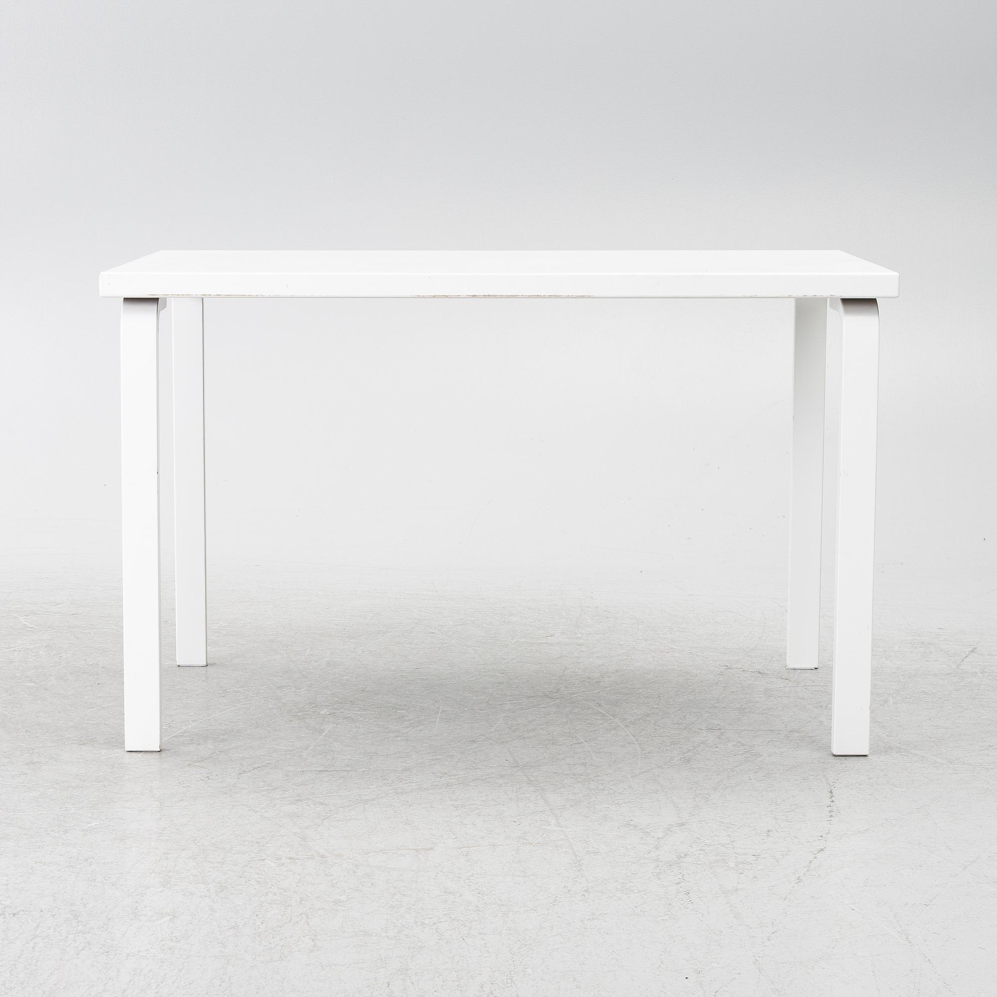 Alvar Aalto, Table, Artek, 2000.