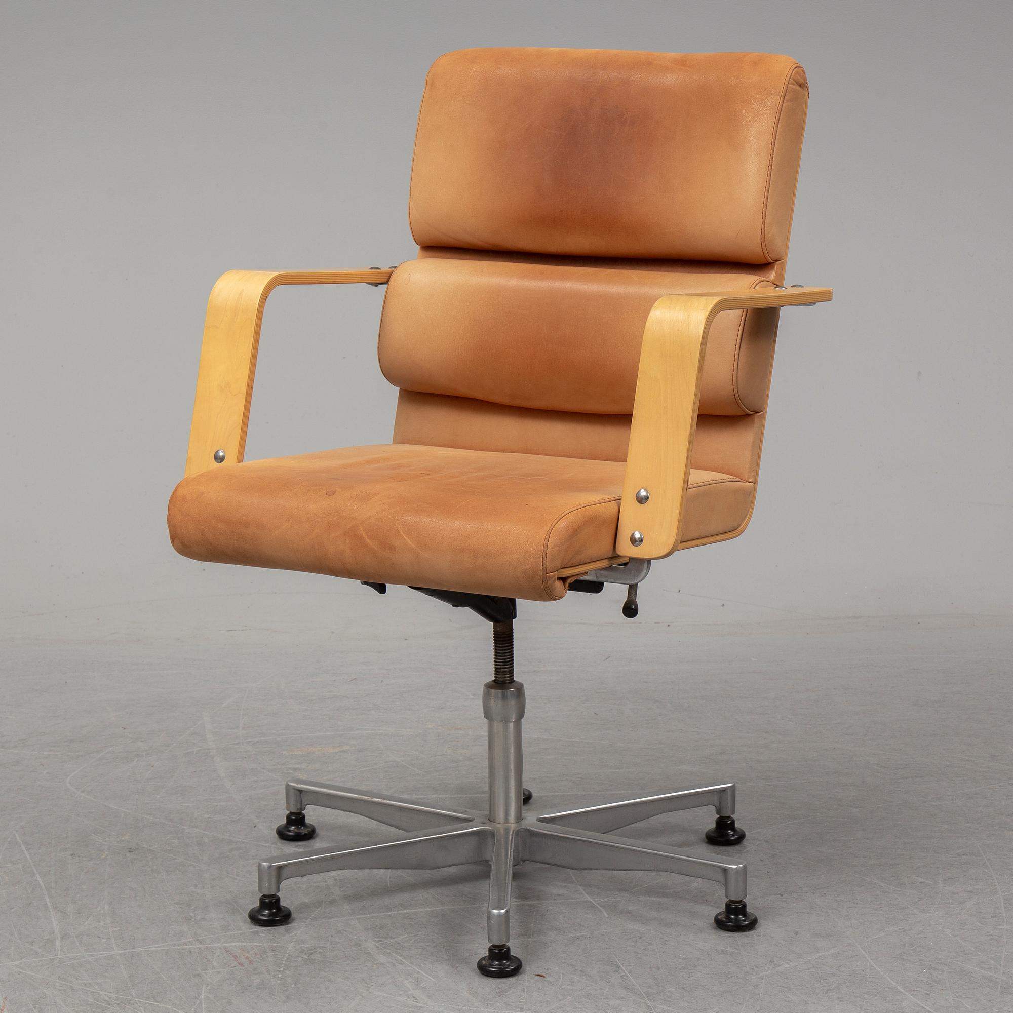 YRJÖ KUKKAPURO, a "Plaano" office chair, Avarte, Finland.