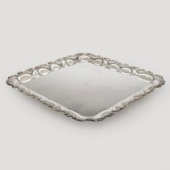 Tarjotin, hopea, Kultakeskus, Hämeenlinna 1970.