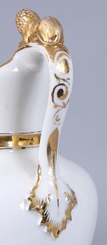 KANNA MED LOCK, porslin, 1800-talets slut.