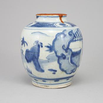 A blue and white transtional jar, 17th Century.