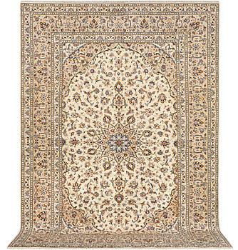 A Kashan carpet, c. 355 x 242 cm.