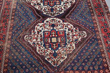 An Afshar rug, semiantique, 179 x 133 cm.