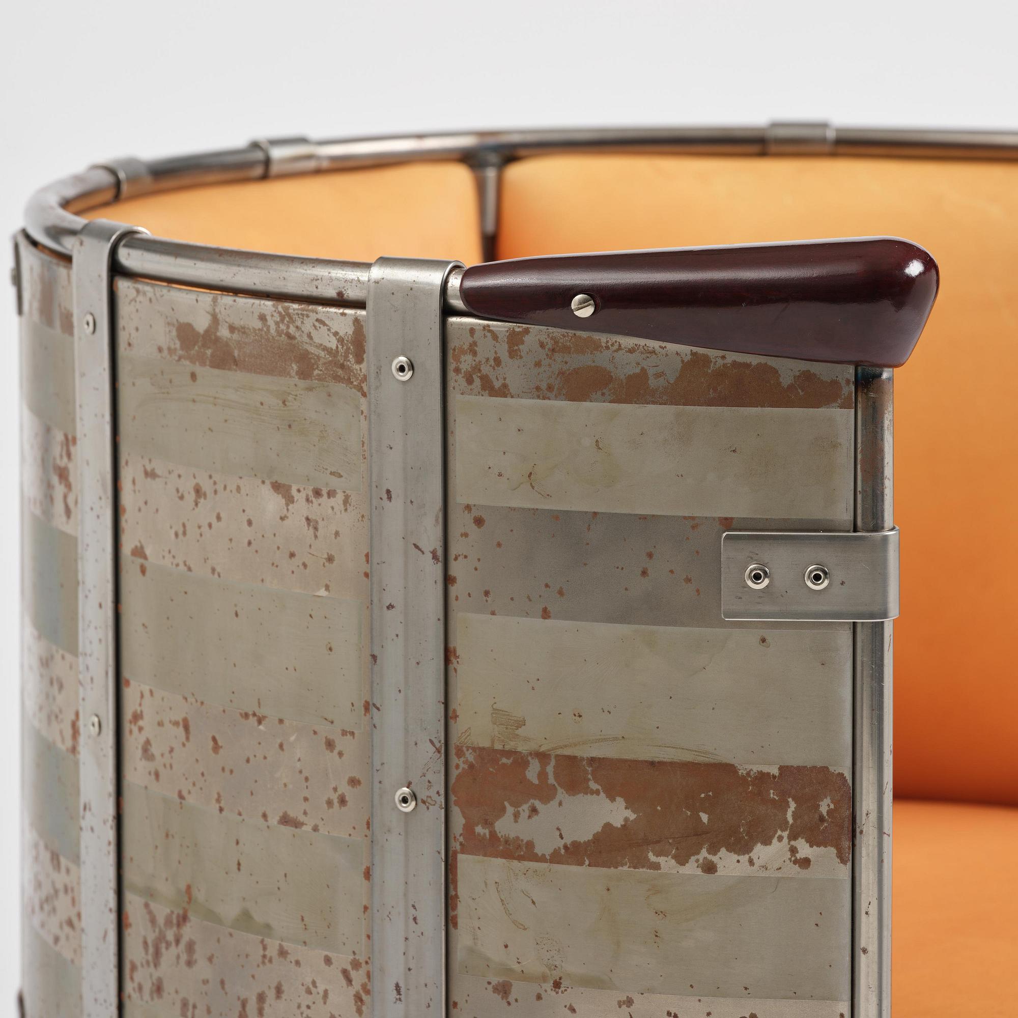 Mats Theselius, fåtölj, "Älgskinnsfåtöljen", ed. 52/360, Källemo, Värnamo, efter 1991.