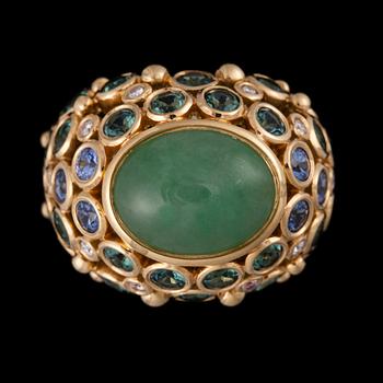 409. A RING, 18K gold,  TEMPLE ST. CLAIRE, USA. Weight 18,4 g.