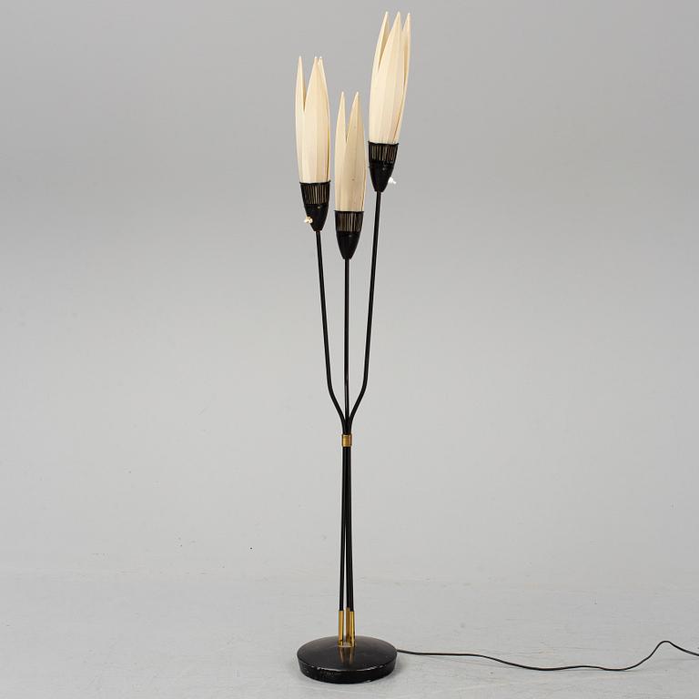 A 1950's standard light.