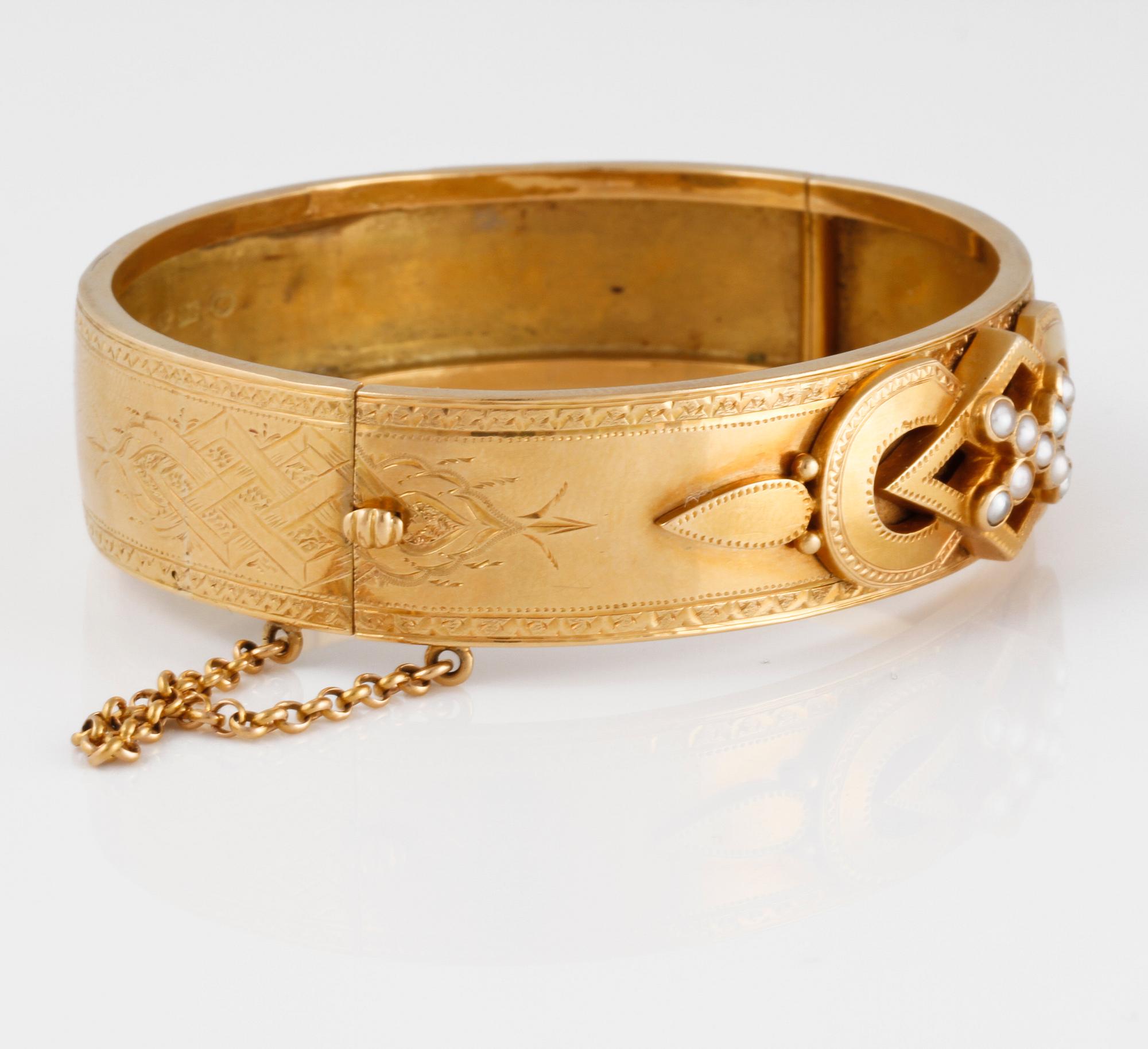 ARMBAND, 18K guld med 9 orientaliska pärlor, JEP, Stockholm, 1882. Vikt 23,6 gram.