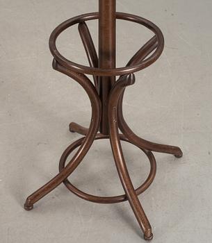 TAMBURMAJOR, Thonet-stil. 1900-talets andra hälft.