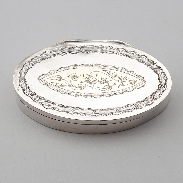 DOSA, silver, August Wilhelm Ahnström, Växjö 1850. Vikt ca 64 gram.