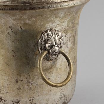 VINKYLARE, vitmetall, 1900-talets första hälft.