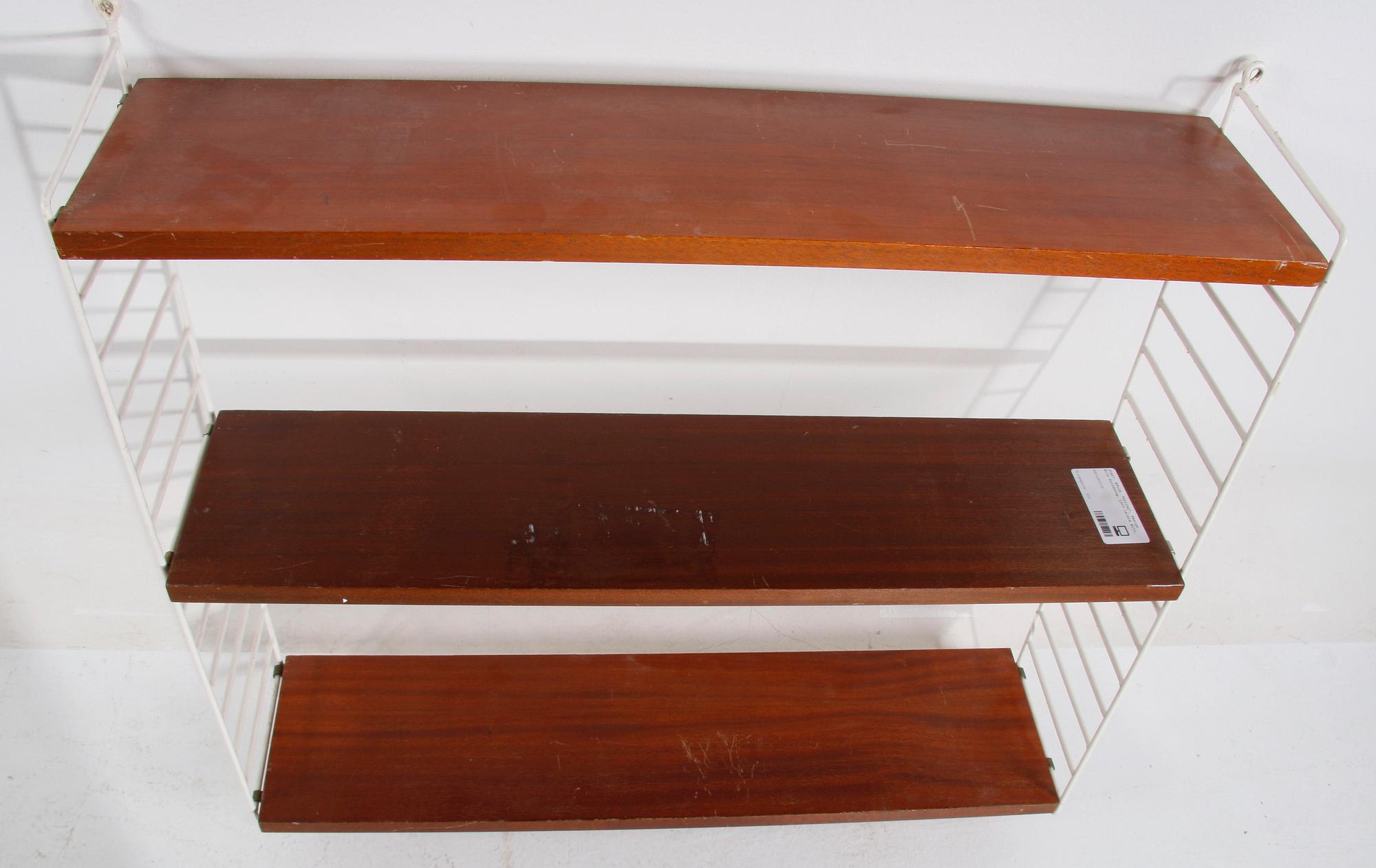 HYLLA, "String", Design Nils Strinning, 1900-talets mitt.