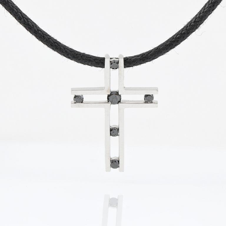 HÄNGE, Bliss Gioielli, Italien, ett kors på svart textilcord med 6 svarta diamanter ca 0.20ct.