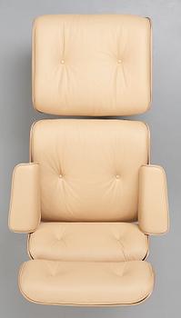 Charles & Ray Eames, "Lounge Chair", fåtölj med fotpall, Vitra, 2010-tal.