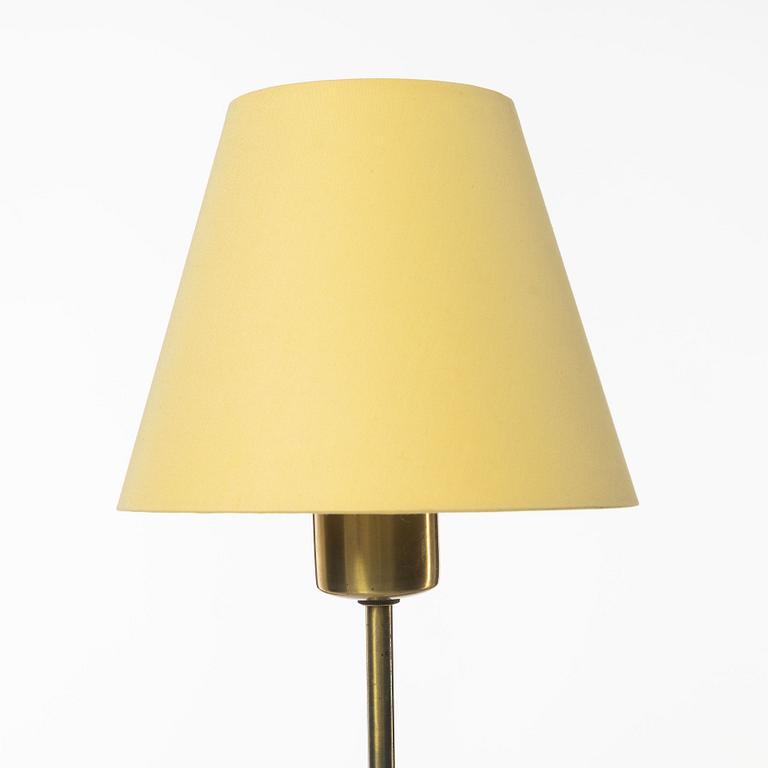 Josef Frank, bordslampa, modell 2332, Firma Svenskt Tenn.