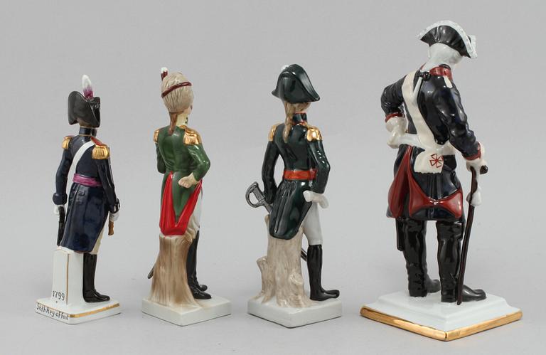 FIGURINER, 4 st. porslin, 1900-talets andra hälft.