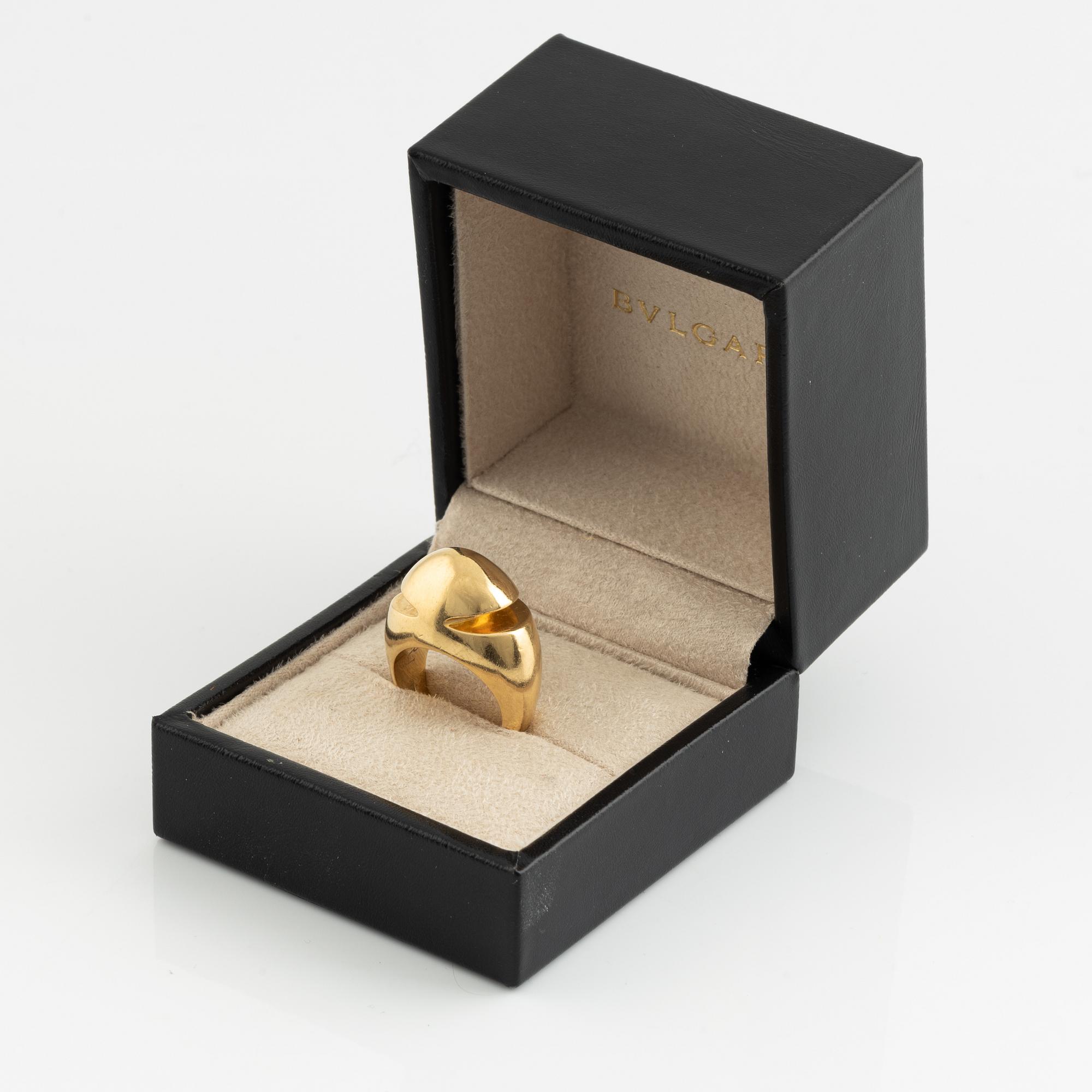 Bulgari, 18K gold ring.