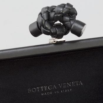 BOTTEGA VENETA, clutch, "New Knot".