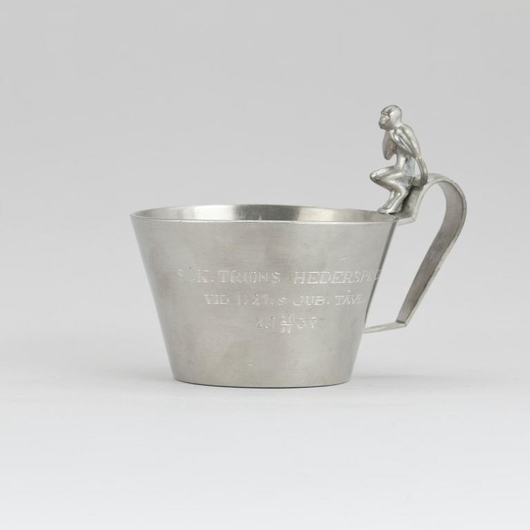 SKÅL MED LOCK SAMT MUGG, tenn, Firma Svenskt tenn respektive Guldsmedsaktiebolaget GAB, Stockholm 1931 och 1930.