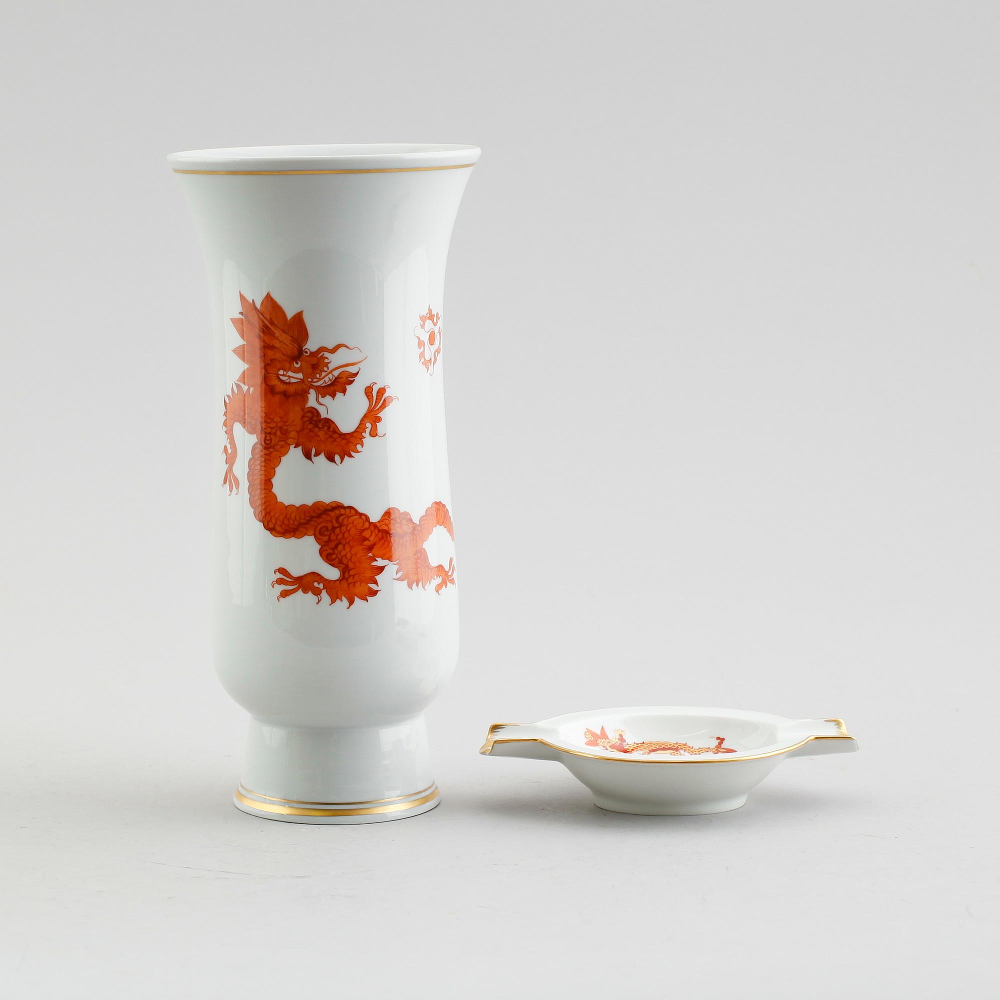 VAS SAMT ASKFAT, porslin, Meissen, 1900-talets andra hälft.