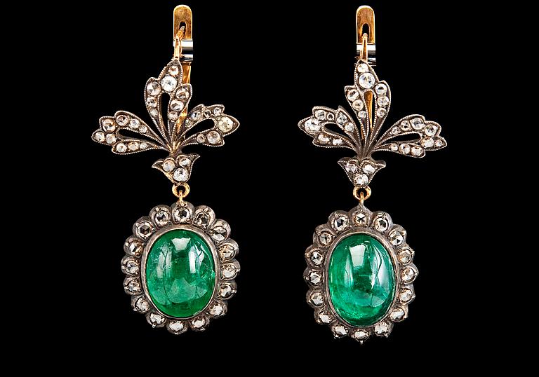 EARRINGS, cabochon emeralds c. 18.00 ct, rose cut diamonds c. 1.50 ct.