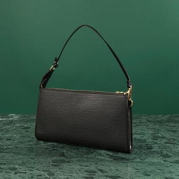 VÄSKA, "Pochette Accessoires", Louis Vuitton.