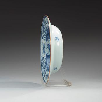 A blue and white dish, Qing dynasty, Yongzheng (1723-35).