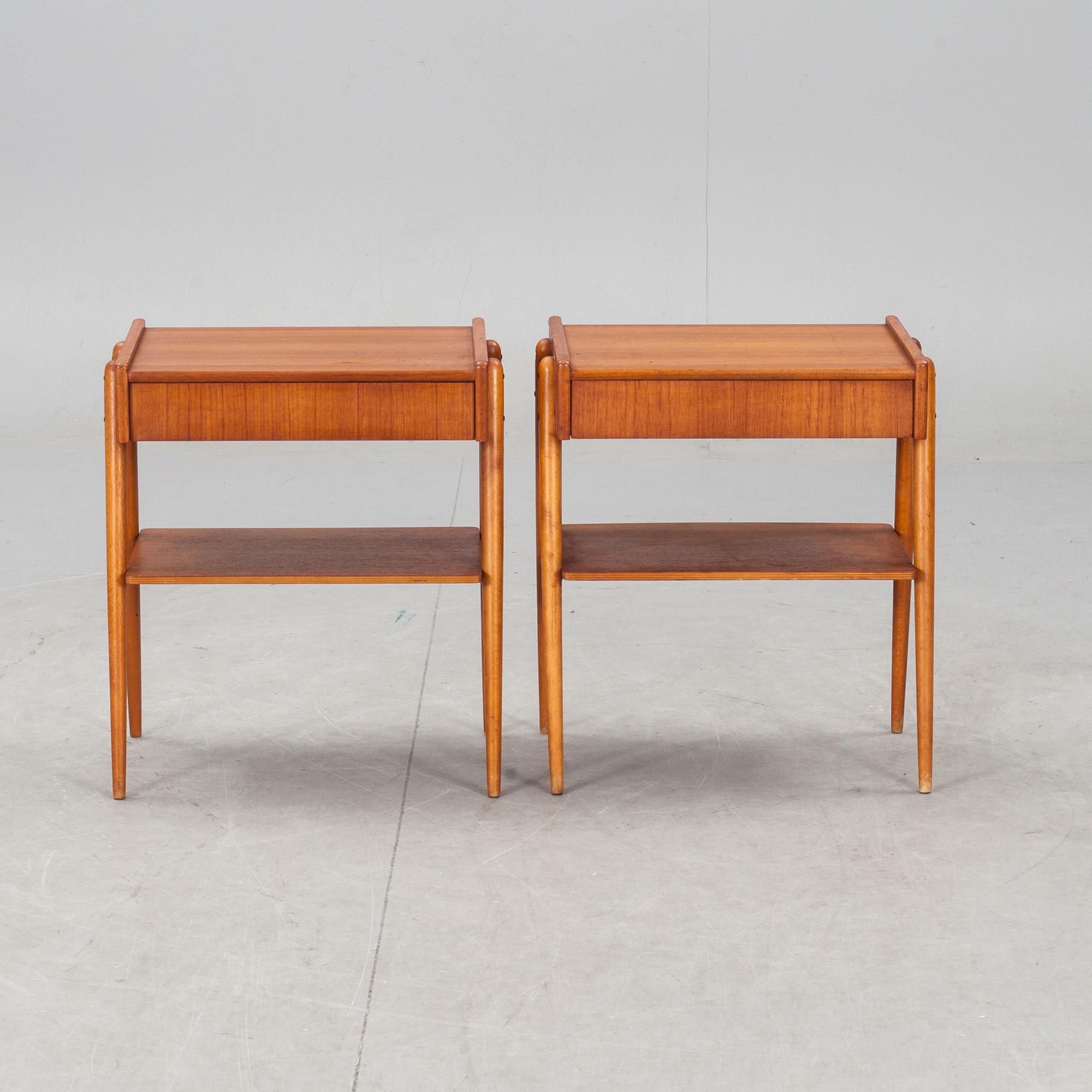SÄNGBORD, ett par. Carlströms & Co Möbelfabrik. 1950/60-tal.