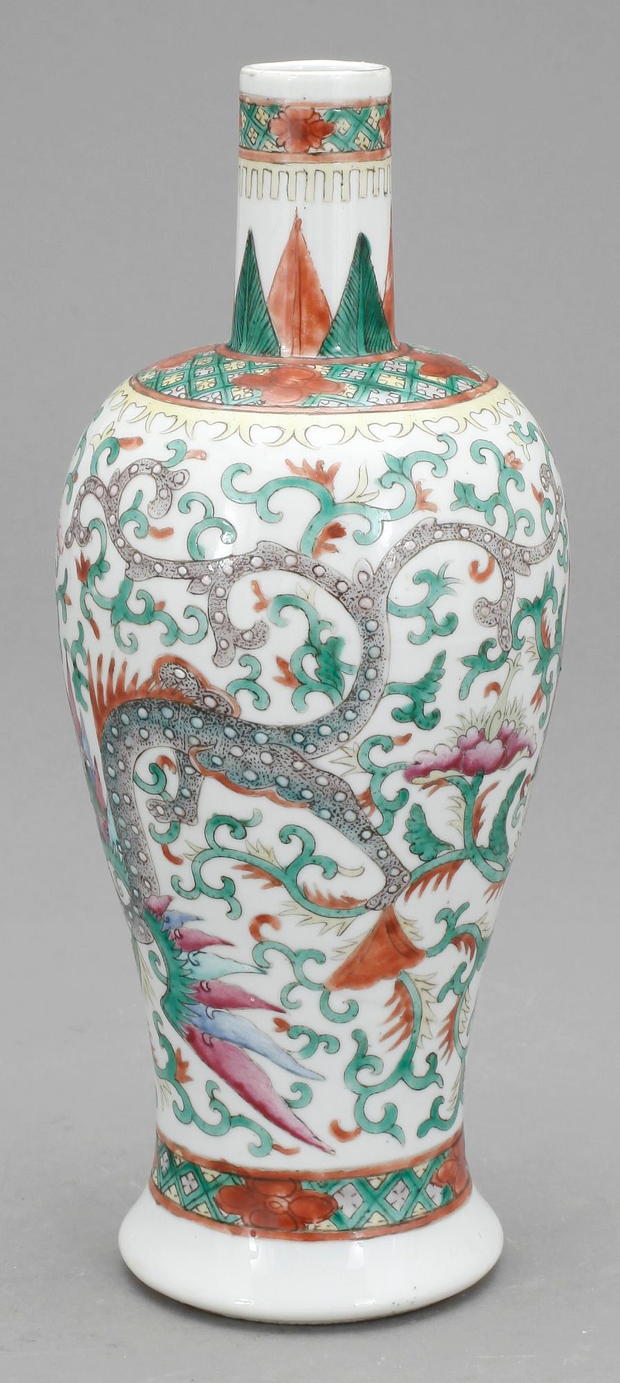 VAS, porslin, Kina, sekelskiftet 1900.