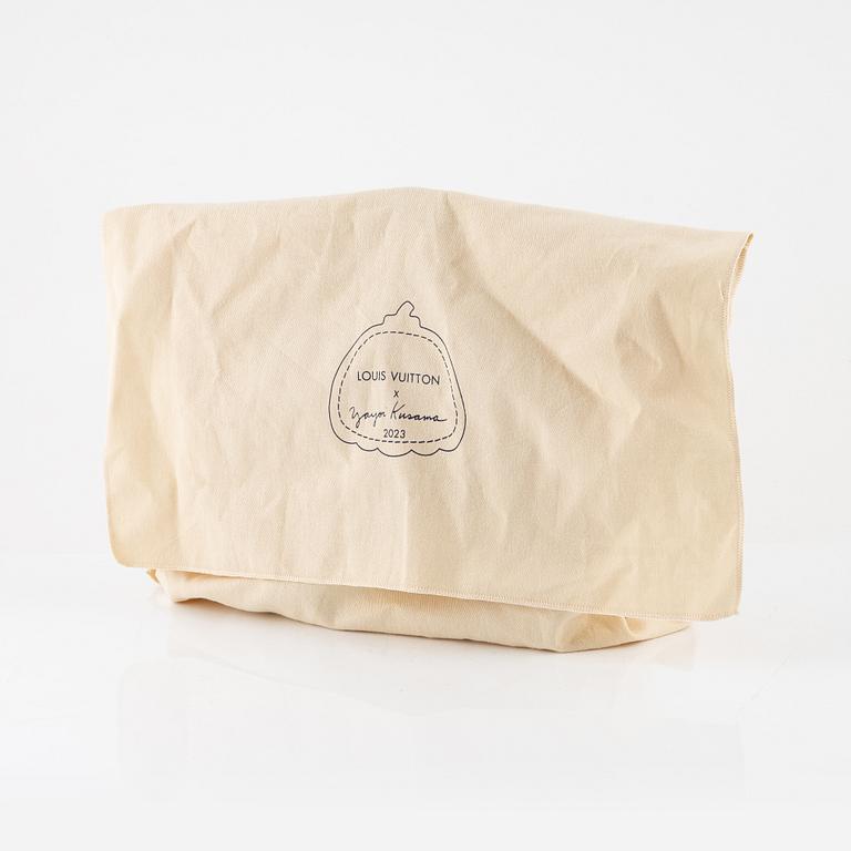 Louis Vuitton x Yayoi Kusama, väska, "Capucines BB", 2023.