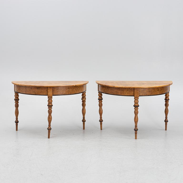 Table, demi-lune model, two parts, first half of the 20th century.