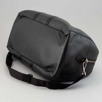 Louis Vuitton, a 'Taiga Kendall GM'.